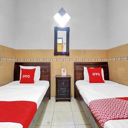 Oyo 90695 Srikandi Nologaten Hotel Yogyakarta Eksteriør billede