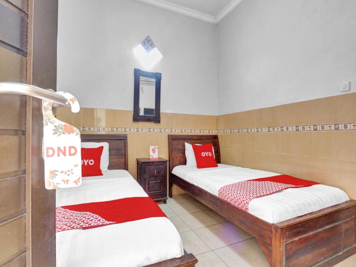Oyo 90695 Srikandi Nologaten Hotel Yogyakarta Eksteriør billede