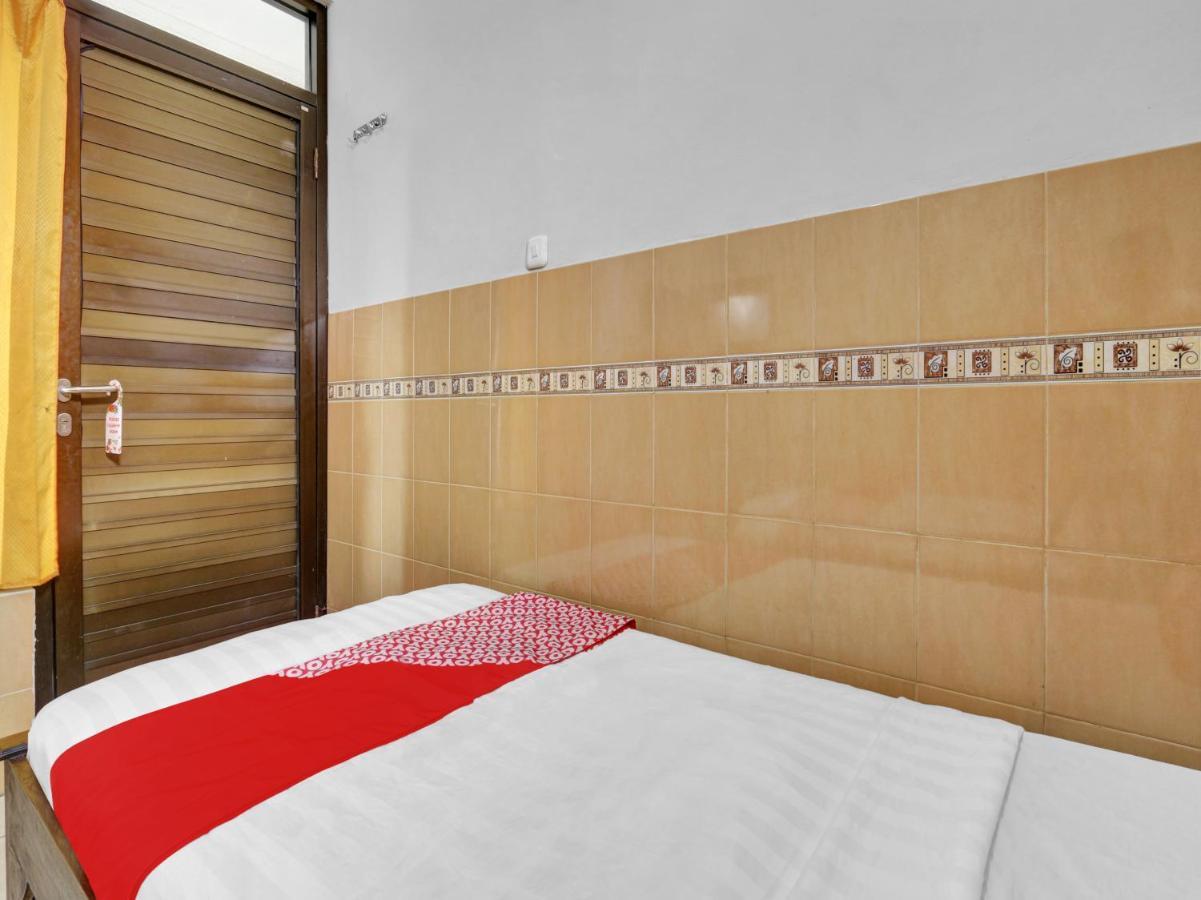 Oyo 90695 Srikandi Nologaten Hotel Yogyakarta Eksteriør billede