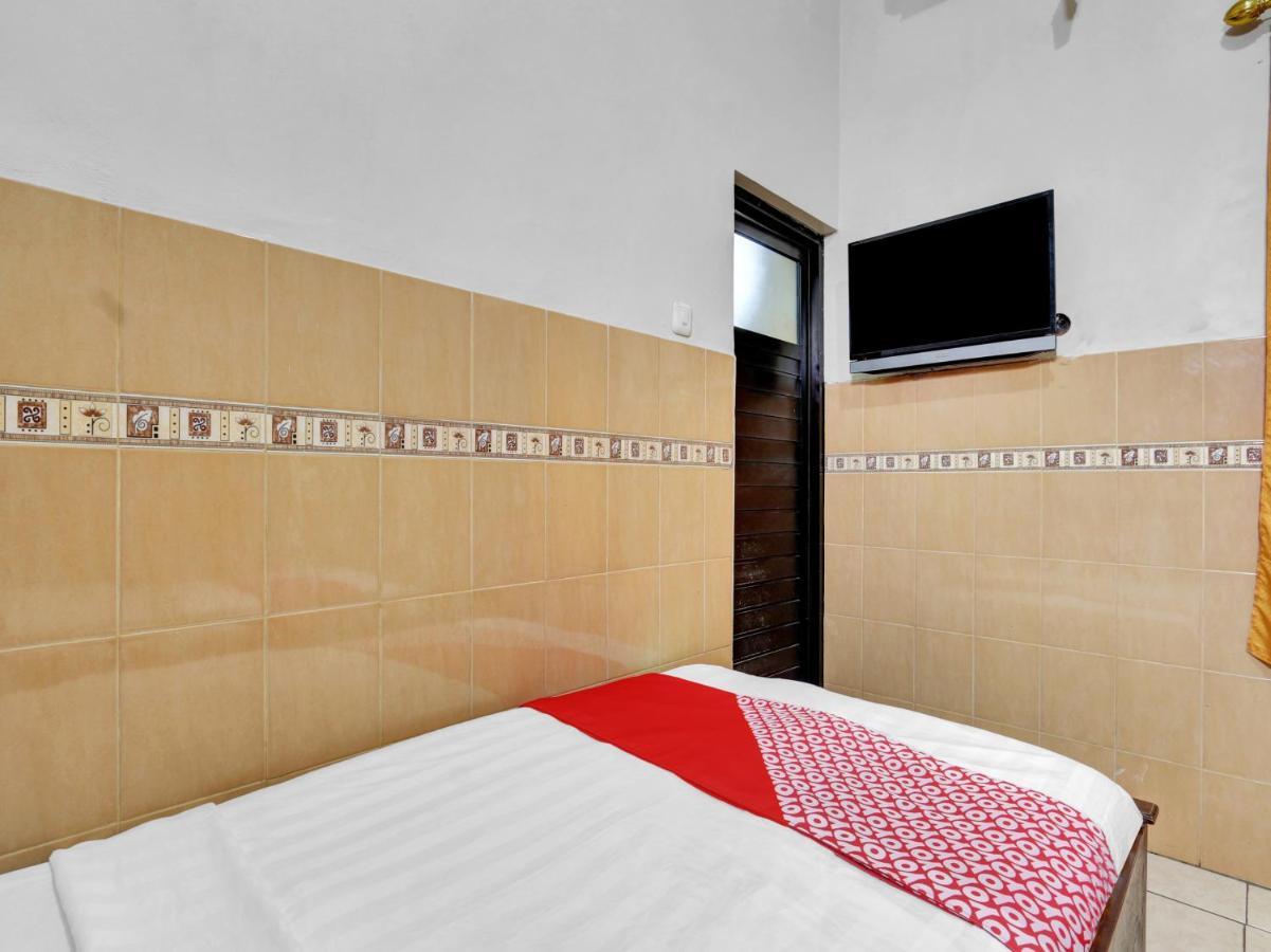 Oyo 90695 Srikandi Nologaten Hotel Yogyakarta Eksteriør billede