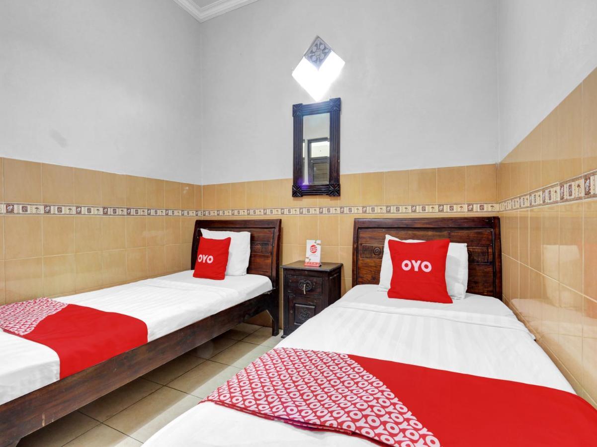 Oyo 90695 Srikandi Nologaten Hotel Yogyakarta Eksteriør billede